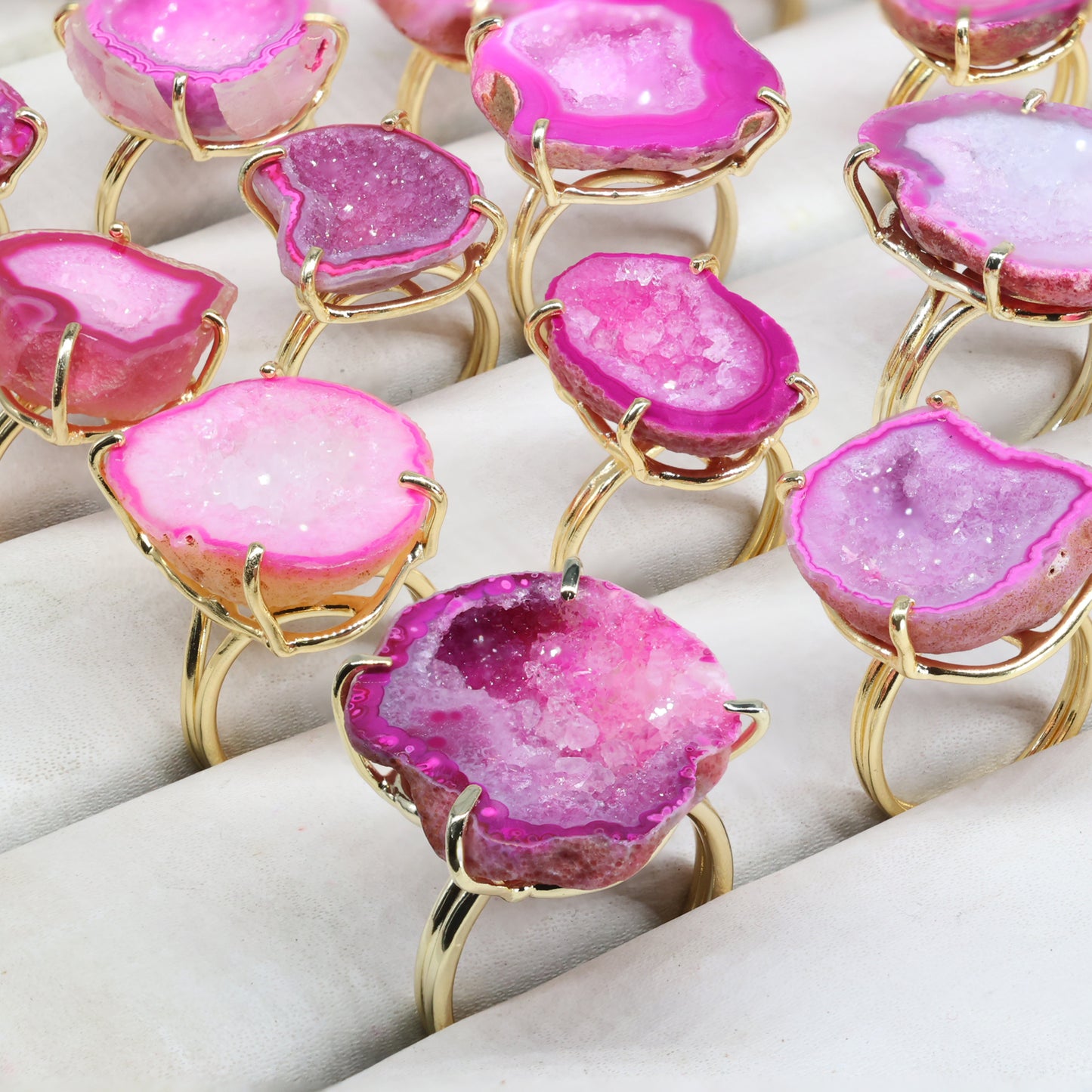 Rings by Selection Anokha Brass Gold Plated 15 - 25 MM Fuscia