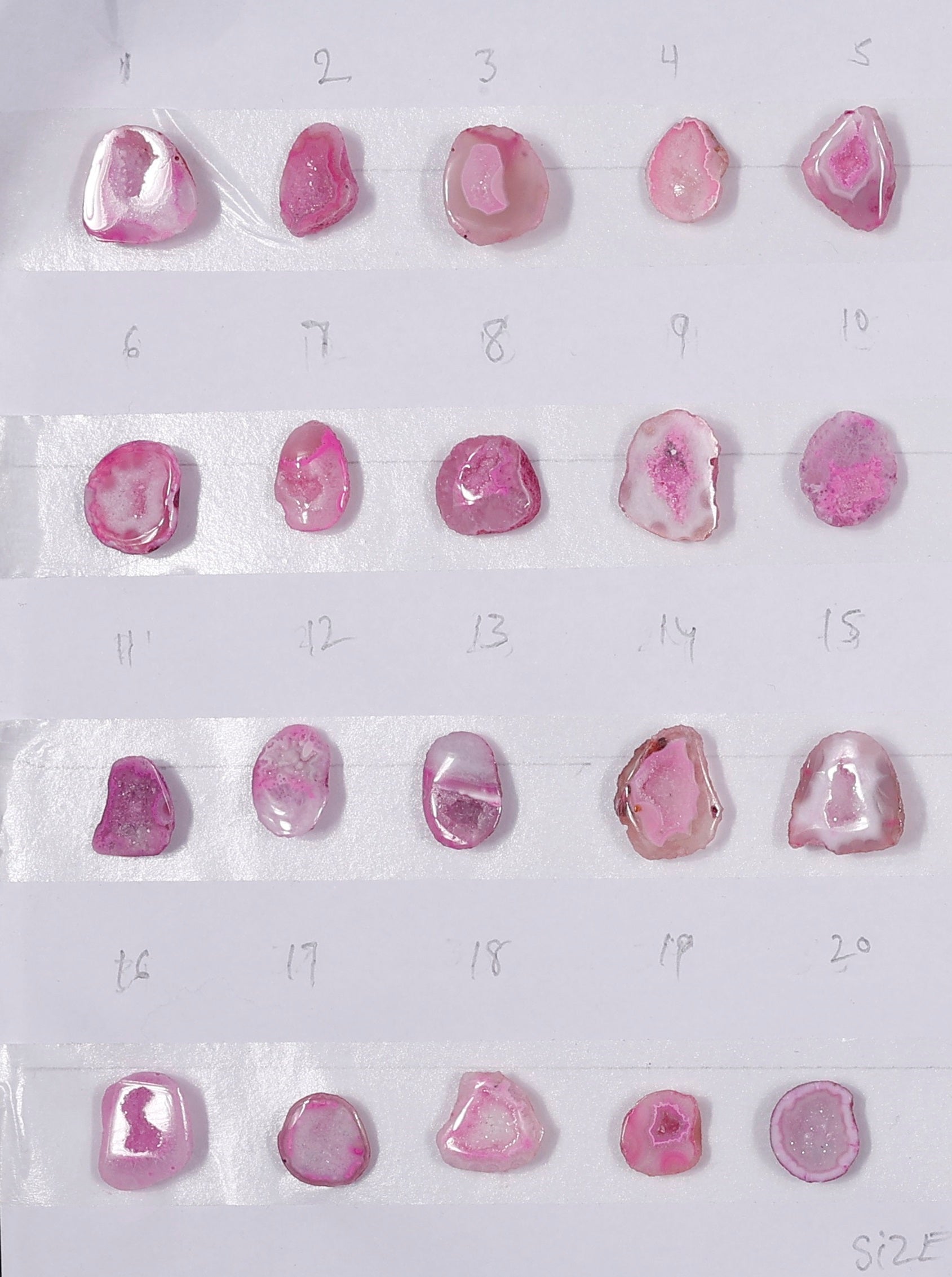 Geode stone by Selection 10-20 mm Light Pink Color geodes