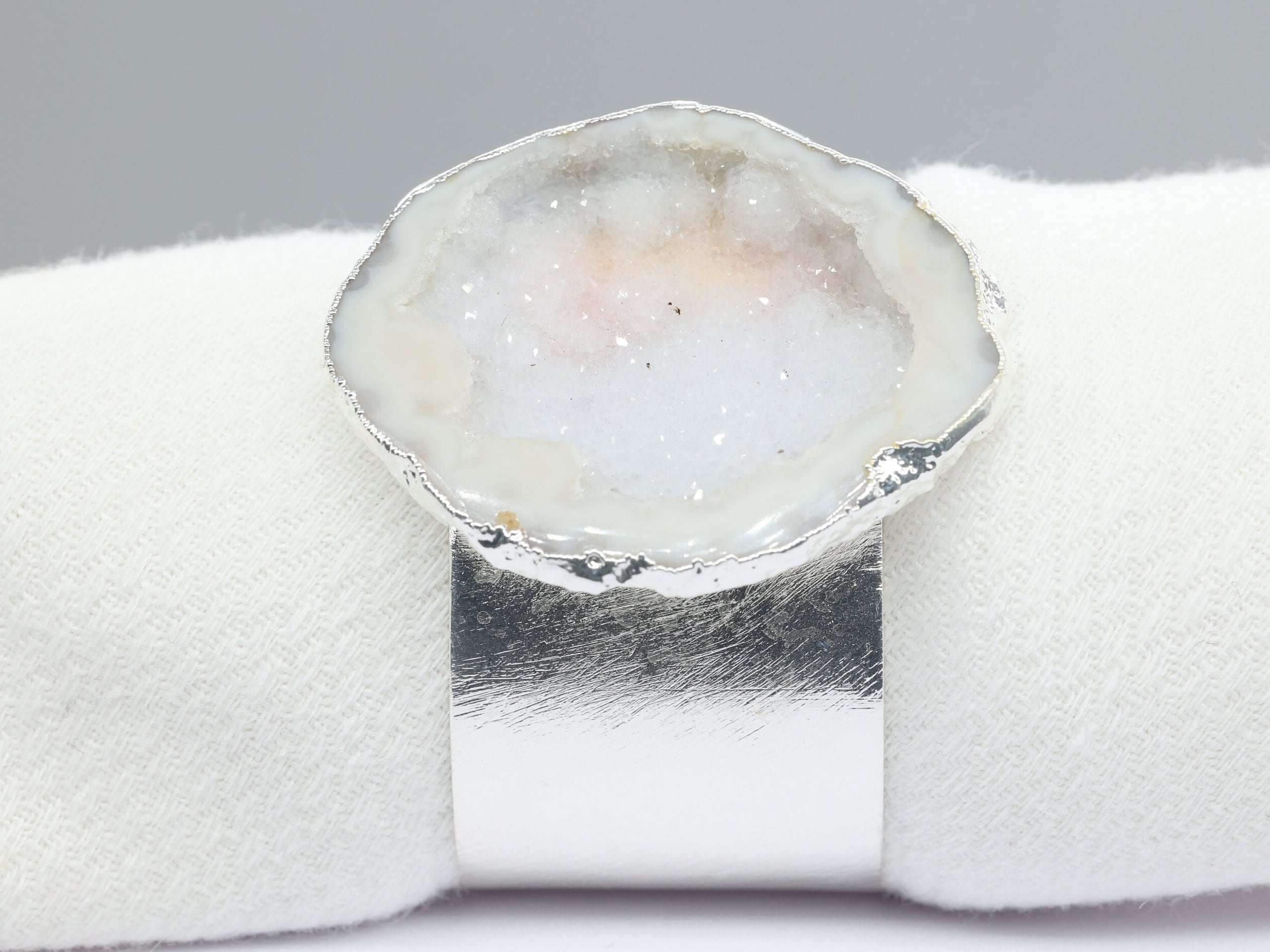 Set Of 4/6 And More Chic Geode Druzy Napkin Rings, Natural Gemstone Handmade Home Table Decor, Wedding Premium Dining Accessories - Meena Design