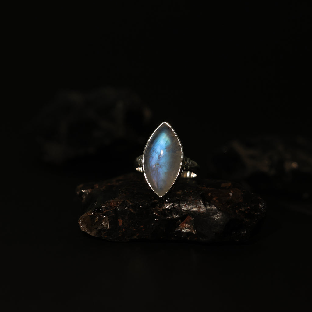 Mondstein-Silberring, weißer Regenbogen, handgefertigter Silberschmuck, Chakra-Schmuck, natürliche Edelsteine