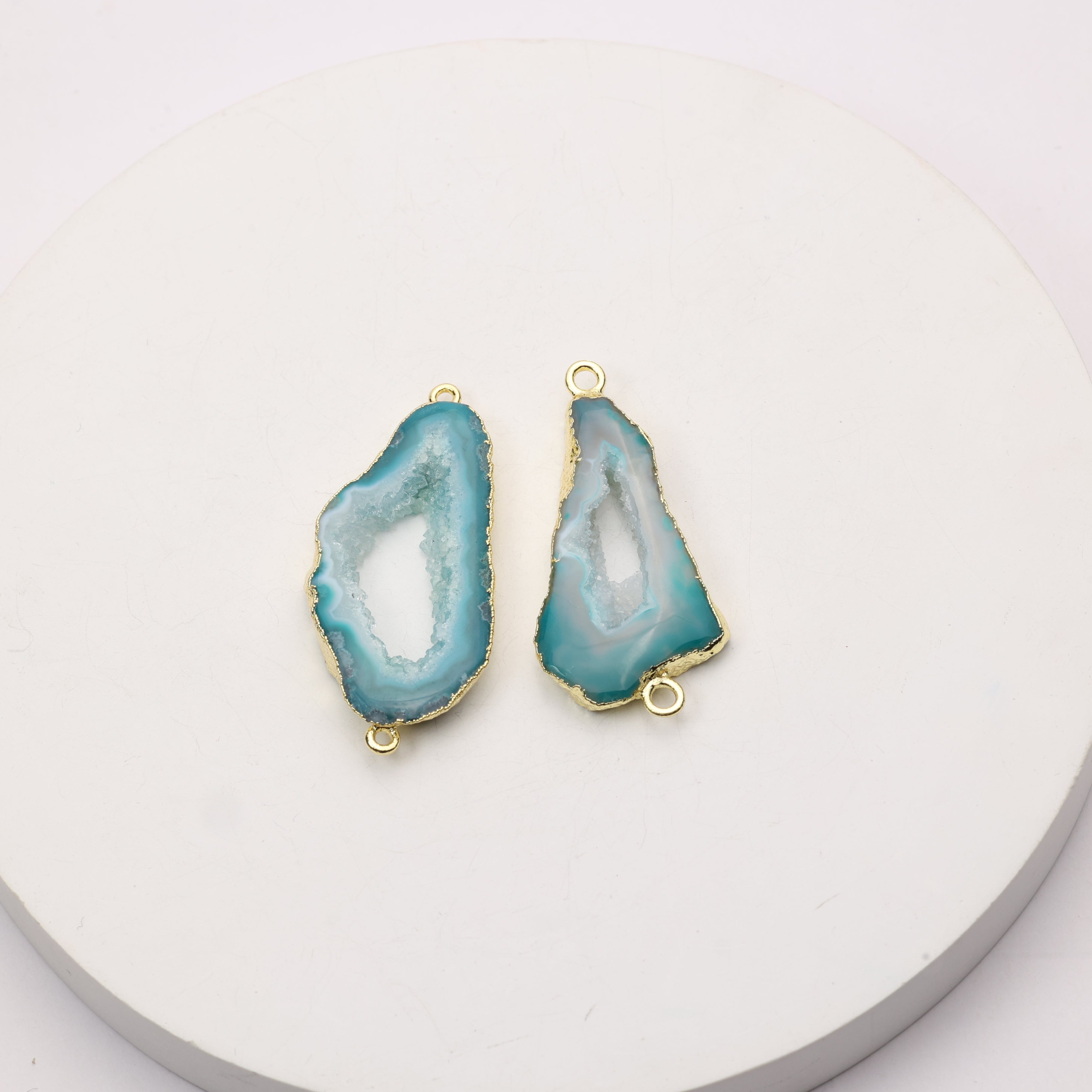 Small druzy geode connector for dainty jewelry