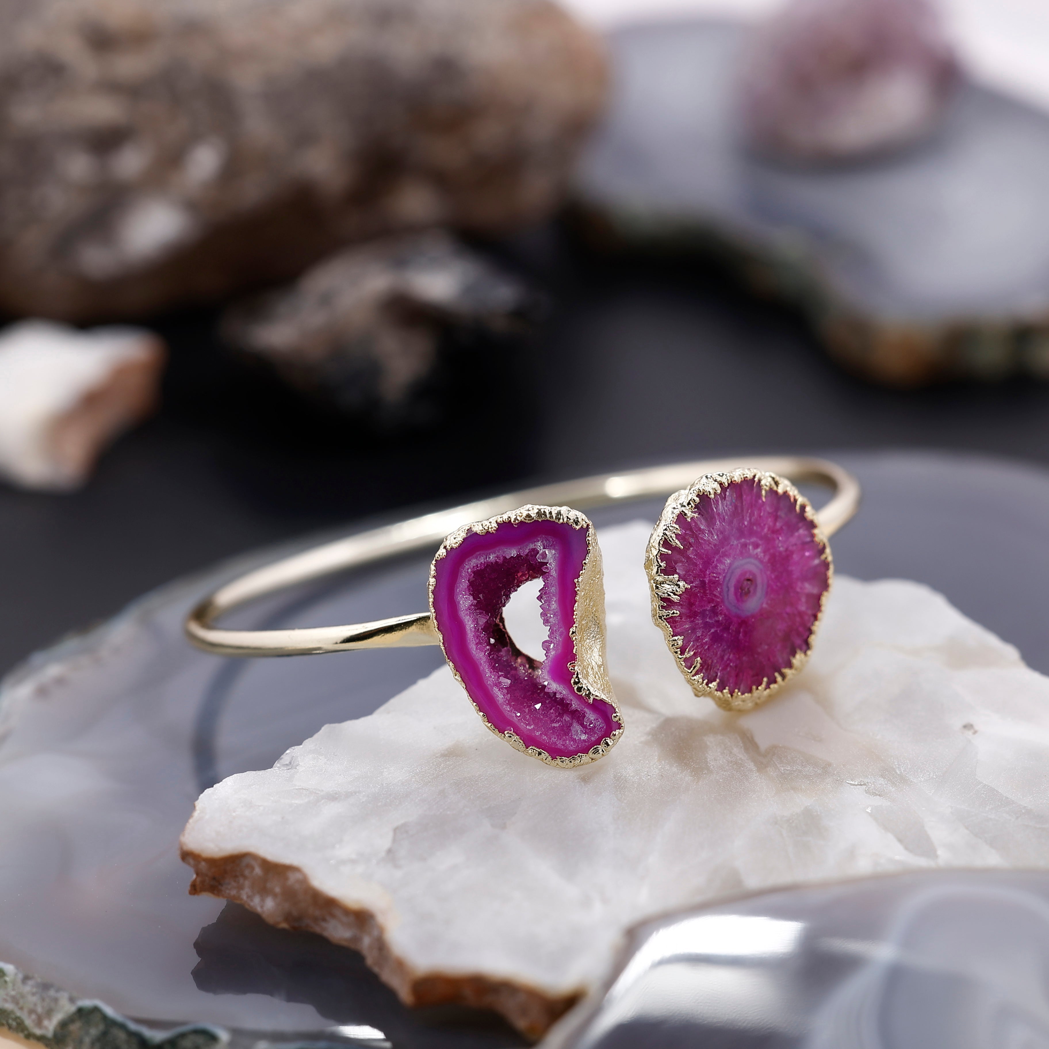 Handmade Gold-Plated Brass Bracelet Featuring Solar Quartz and Geode Quartz Stones – Unique Dual-Sided Gemstone Jewelry