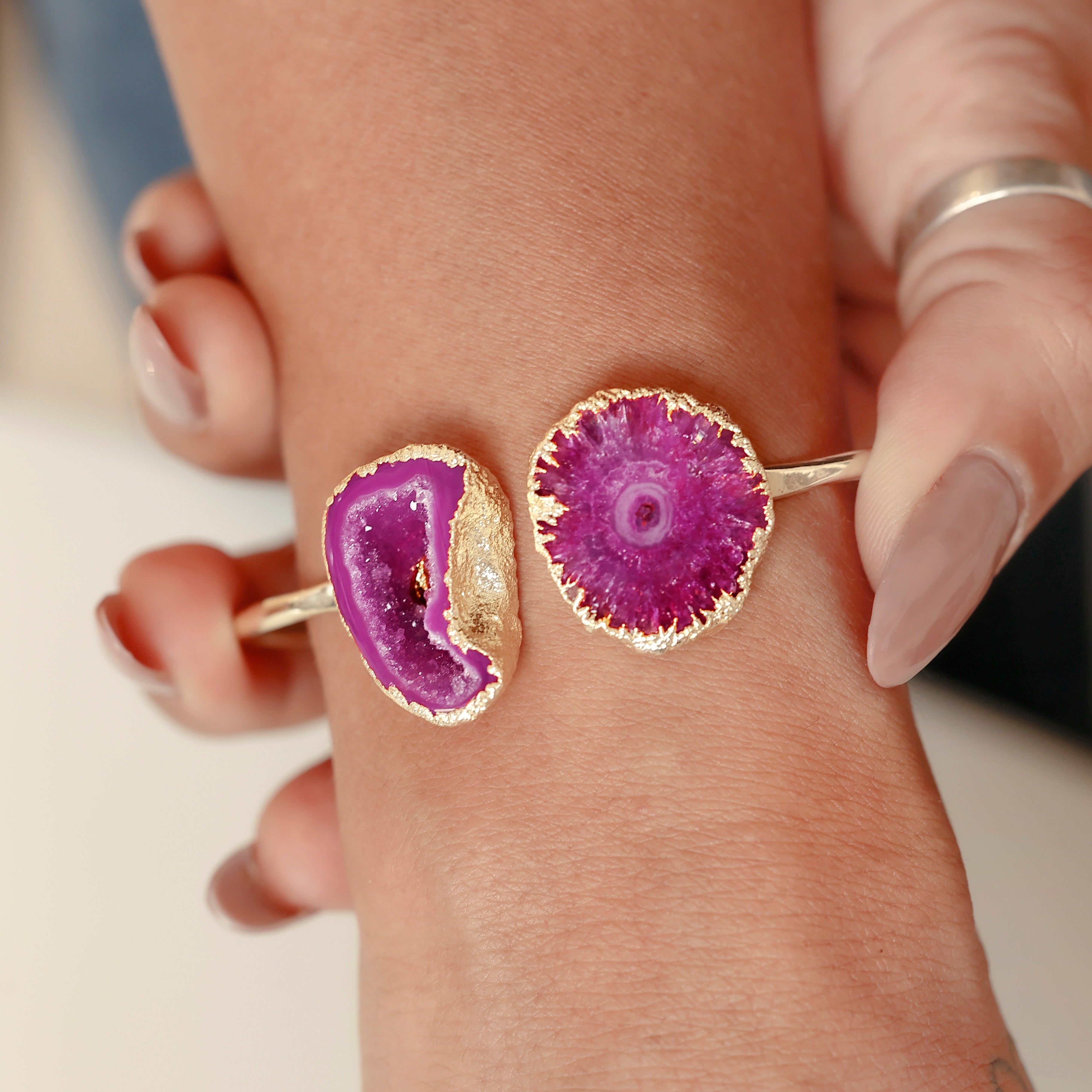 Handmade Gold-Plated Brass Bracelet Featuring Solar Quartz and Geode Quartz Stones – Unique Dual-Sided Gemstone Jewelry