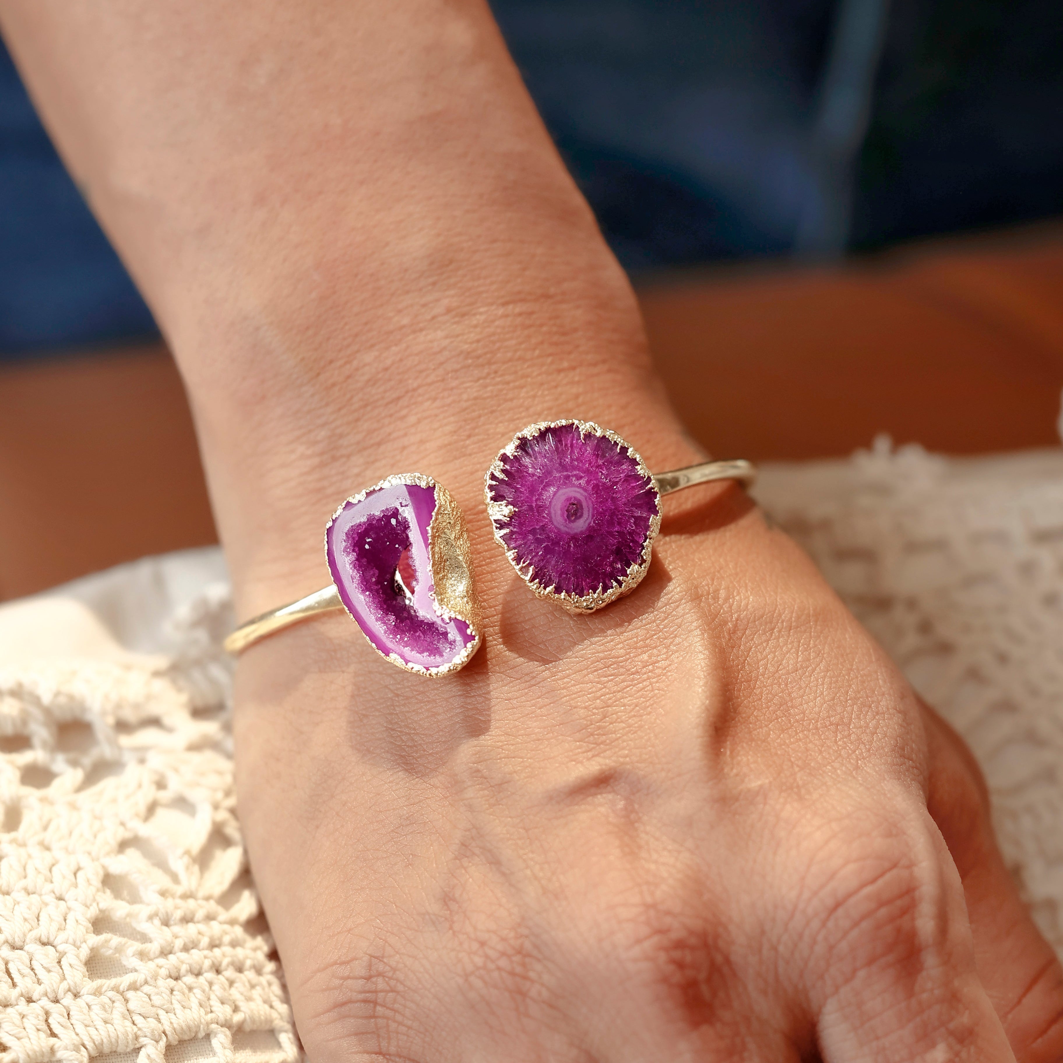 Handmade Gold-Plated Brass Bracelet Featuring Solar Quartz and Geode Quartz Stones – Unique Dual-Sided Gemstone Jewelry