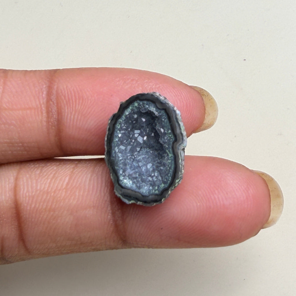 Black Agate Druzy Geode Slice 20–25mm | Natural Ring Making Gemstone