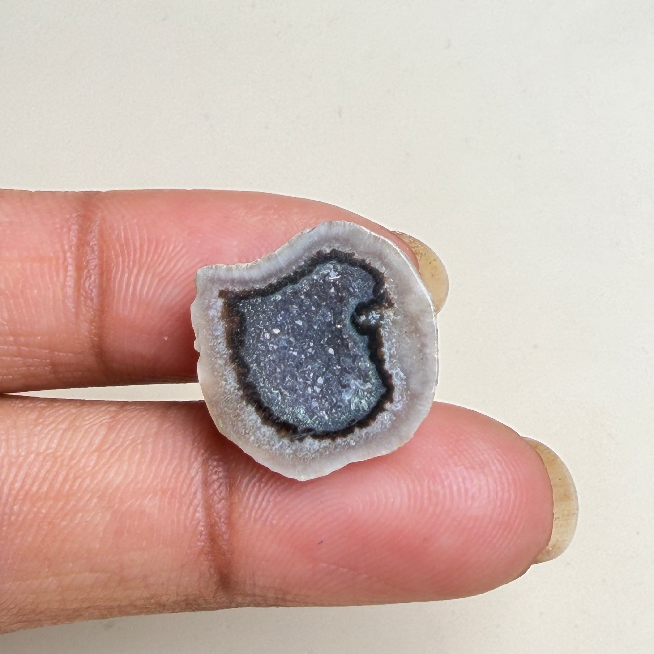Wholesale Black Agate Druzy Geode 20–25mm | Jewelry Production Supply