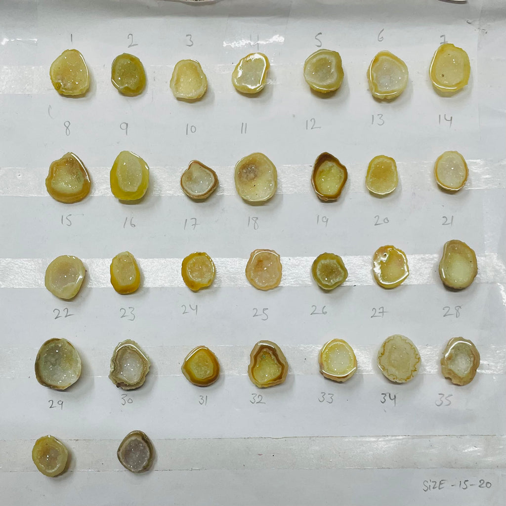 Small Beige Agate Geode Druzy Stones (15–20 mm) – Natural Crystal Pieces for Rings