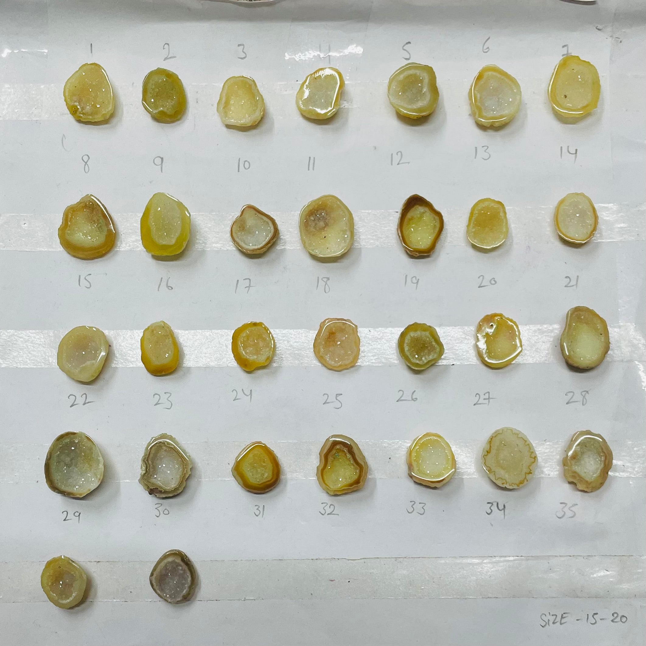 Small Beige Agate Geode Druzy Stones (15–20 mm) – Natural Crystal Pieces for Rings