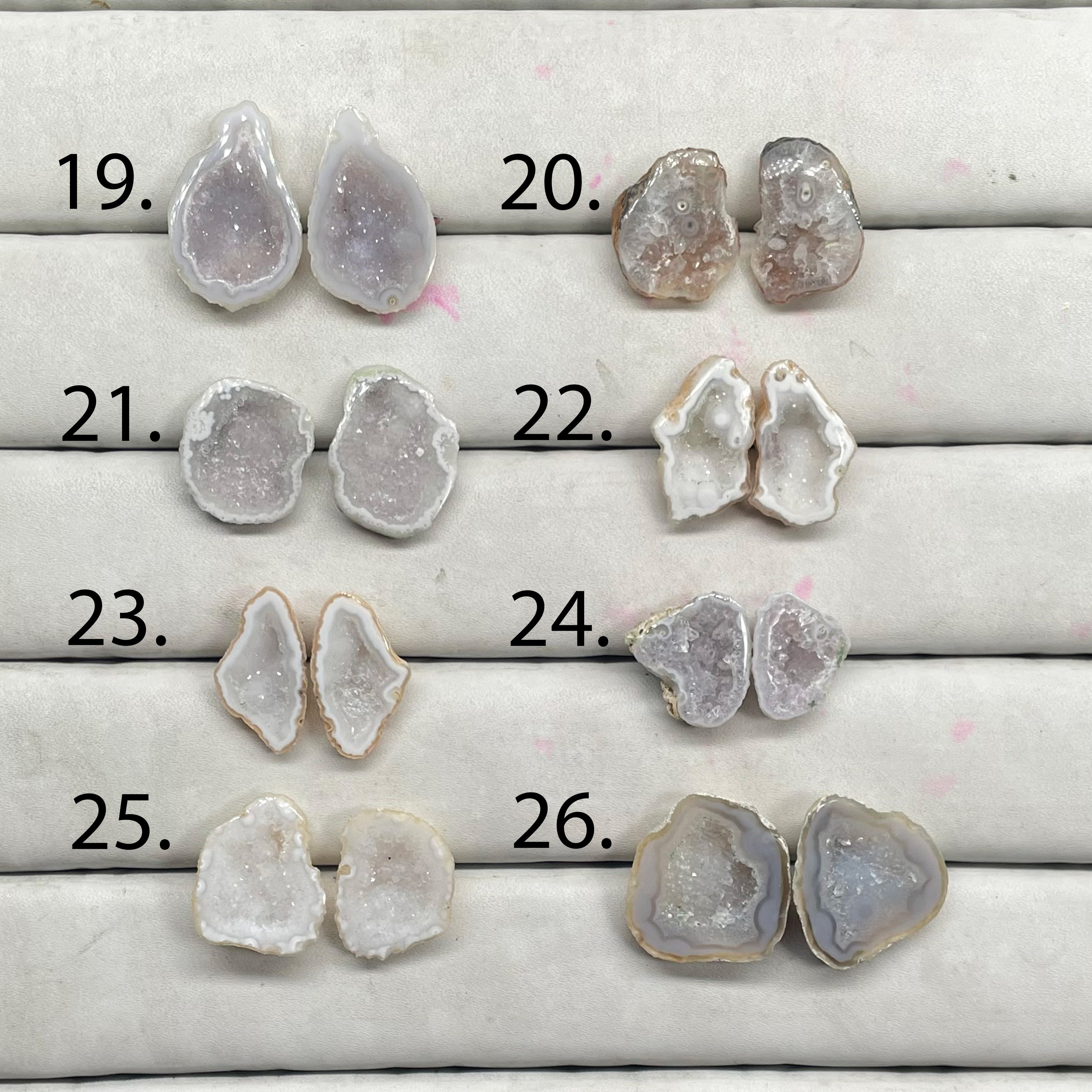 Geode pair by Selection 15 - 25 MM Grey