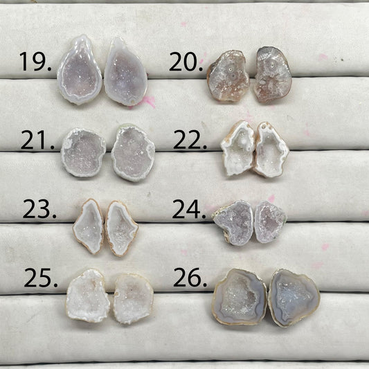 Geode pair by Selection 15 - 25 MM Grey