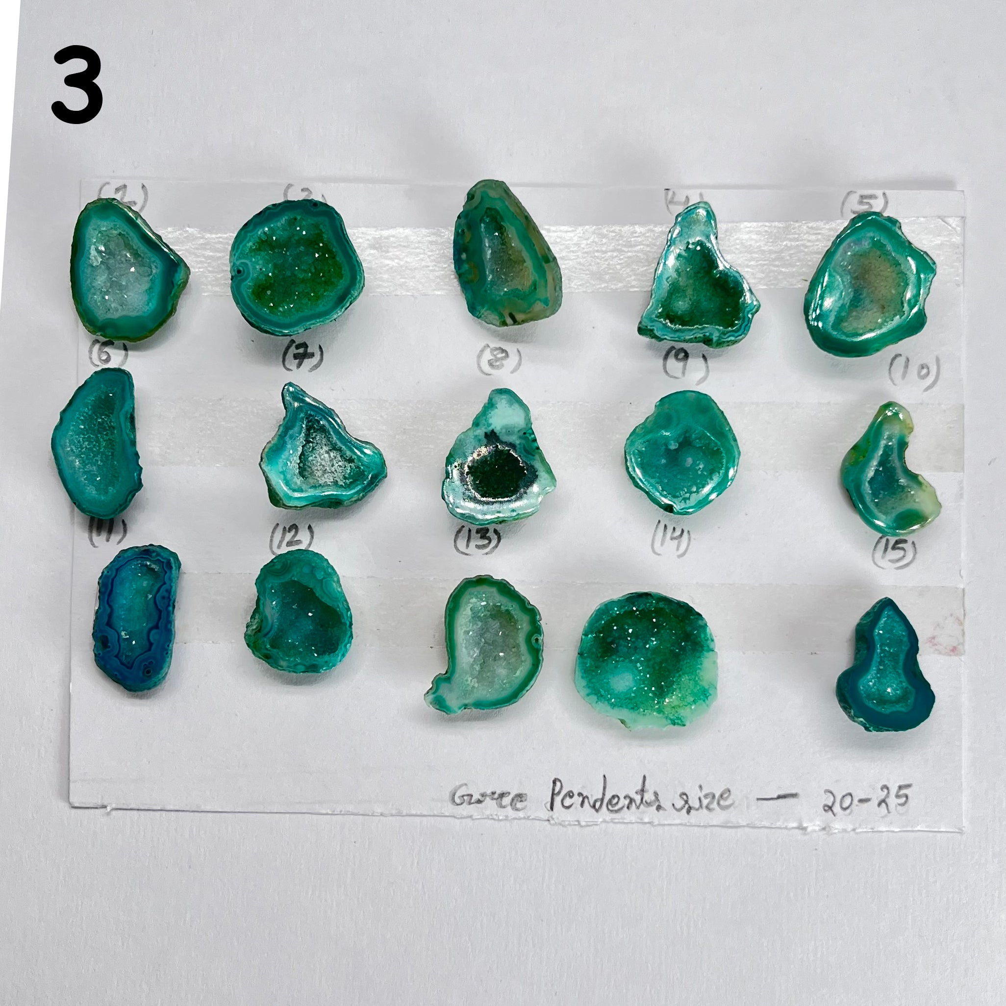 Geode Pendant stone by Selection 20 - 25MM Green
