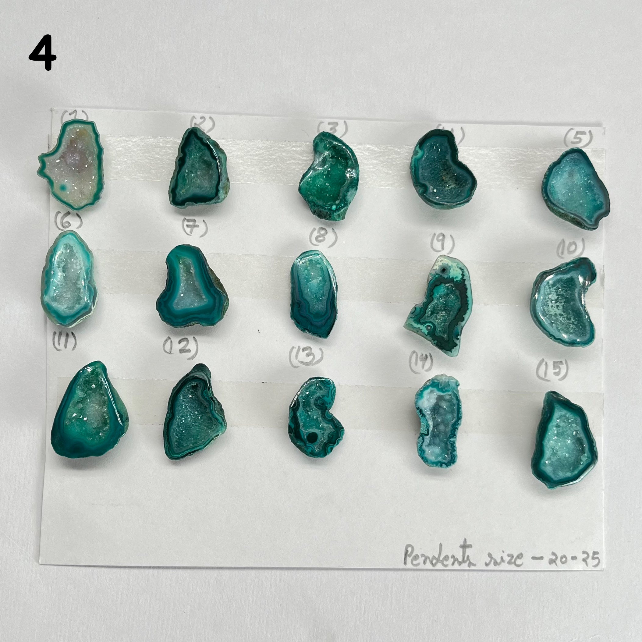 Geode Pendant stone by Selection 20 - 25MM Green