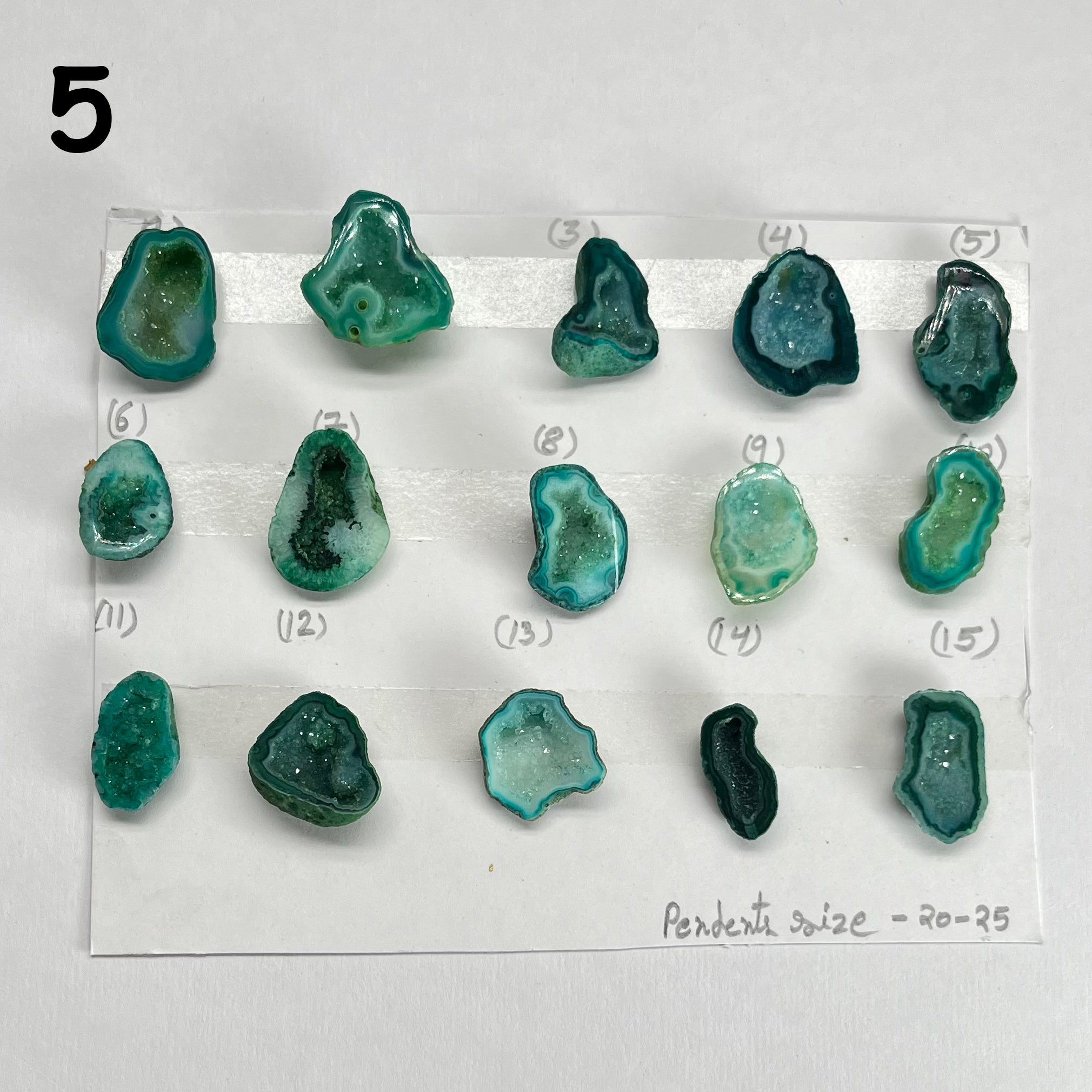 Geode Pendant stone by Selection 20 - 25MM Green