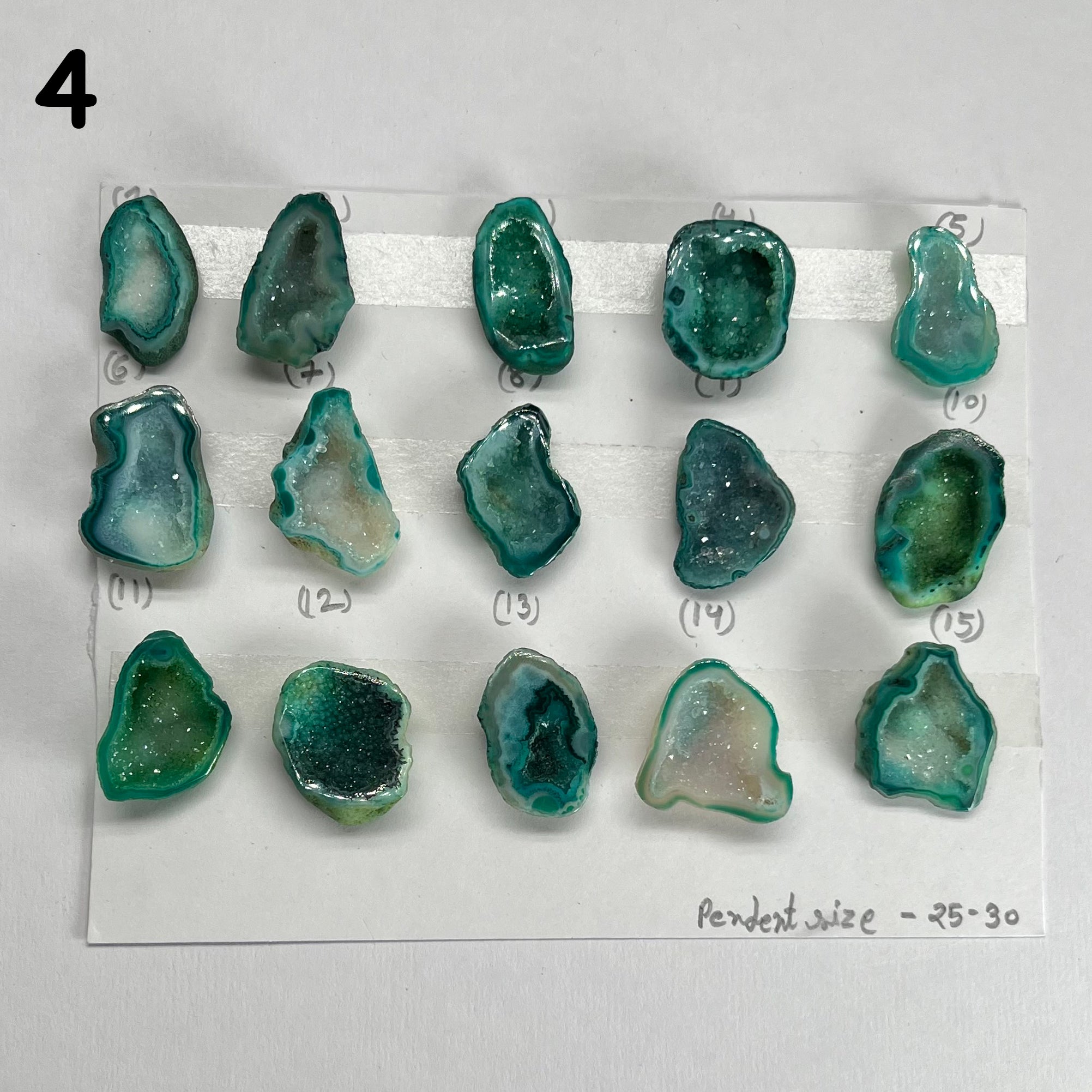 Geode Pendant stone by Selection 25 - 30MM Green