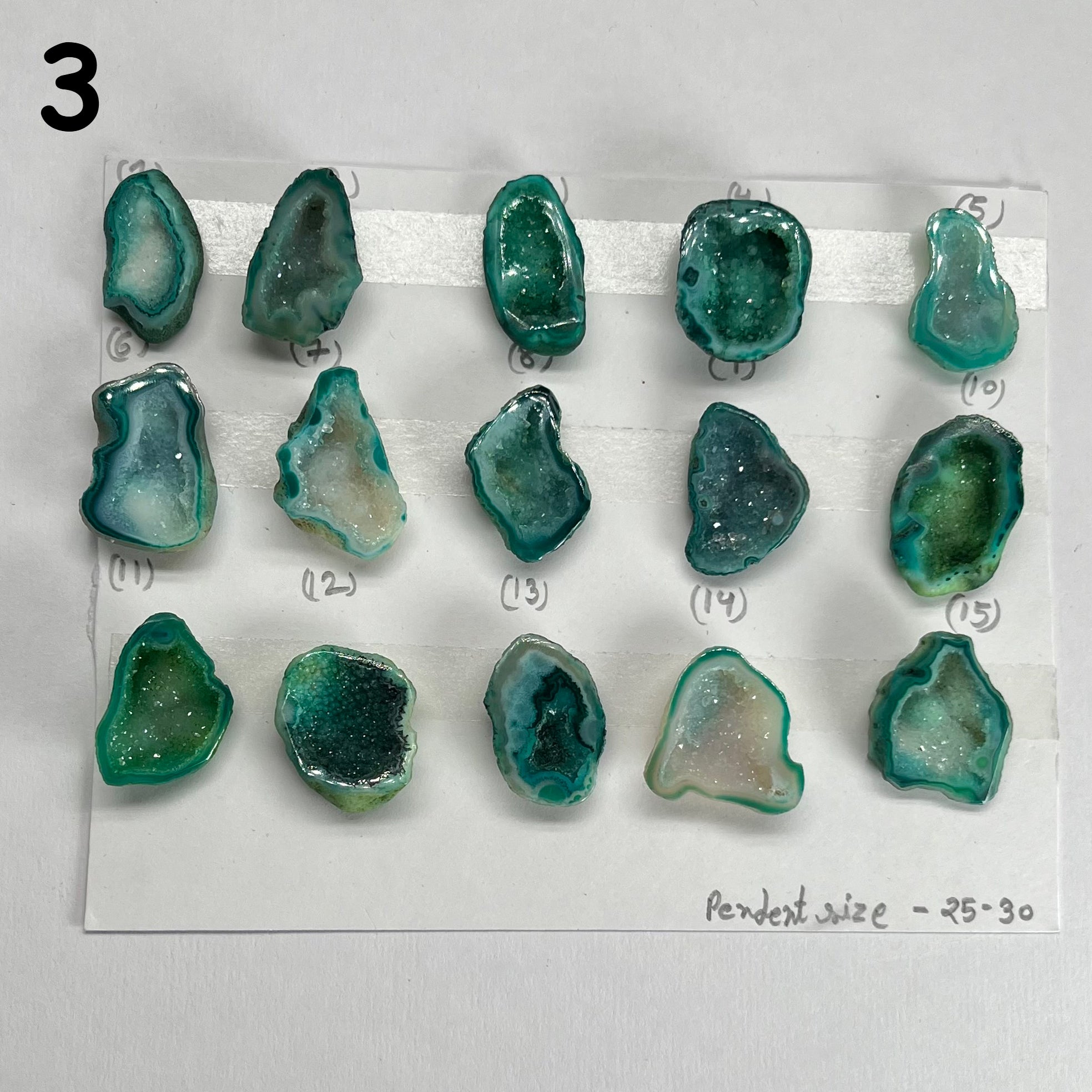 Geode Pendant stone by Selection 25 - 30MM Green