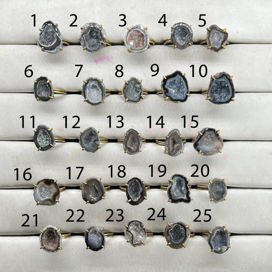 Rings by Selection Anokha Brass Gold Plated 15 - 20 MM Black My Store