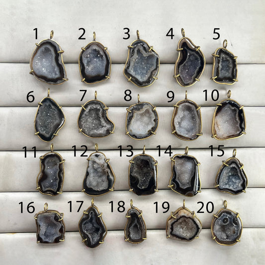 Geode  Bezel Pendant stone by Selection 30- 40mm Black