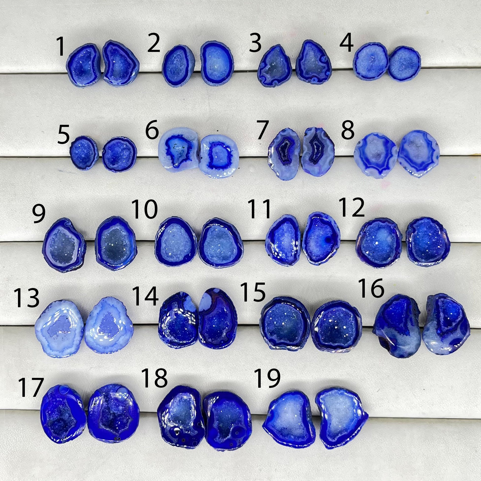Geode Pairs (Stud) by Selection 10-25mm Blue
