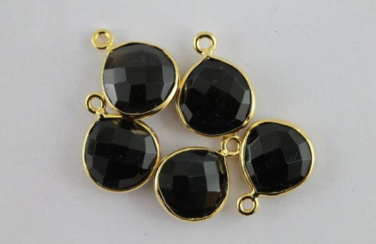 Calcédoine minimaliste délicate, pierres rondes coupées, connecteurs de lunette, pendentifs en laiton plaqué or
