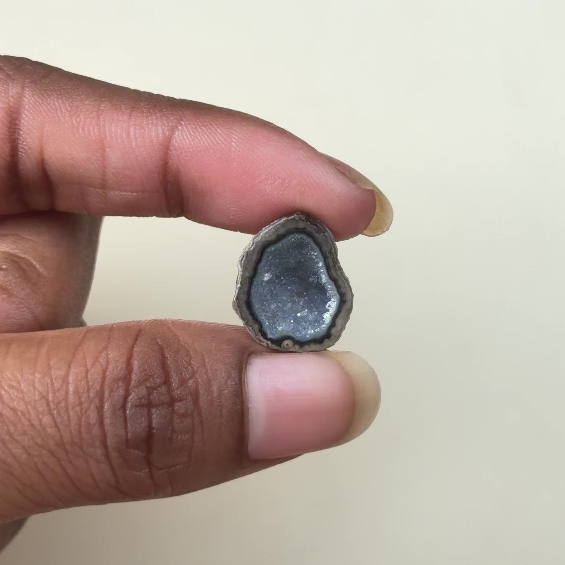 Black Geode Druzy Slice 20–25mm Factory Wholesale | Natural Agate Stone
