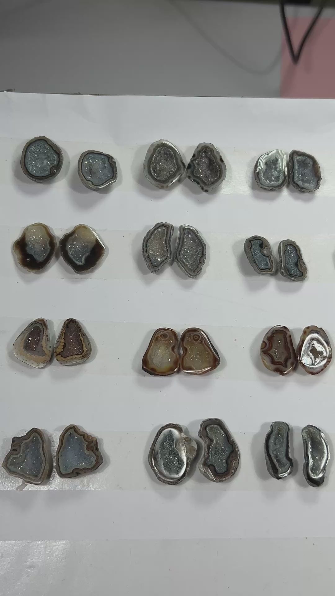 Design Geode Pairs (Earing) by Selection 10-20mm Black Beige