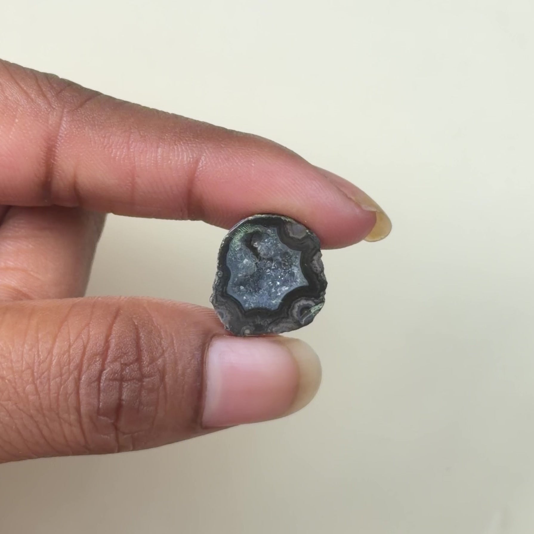 Bulk Black Agate Geode Druzy 20–25mm | Wholesale Jewelry Stone Supplier