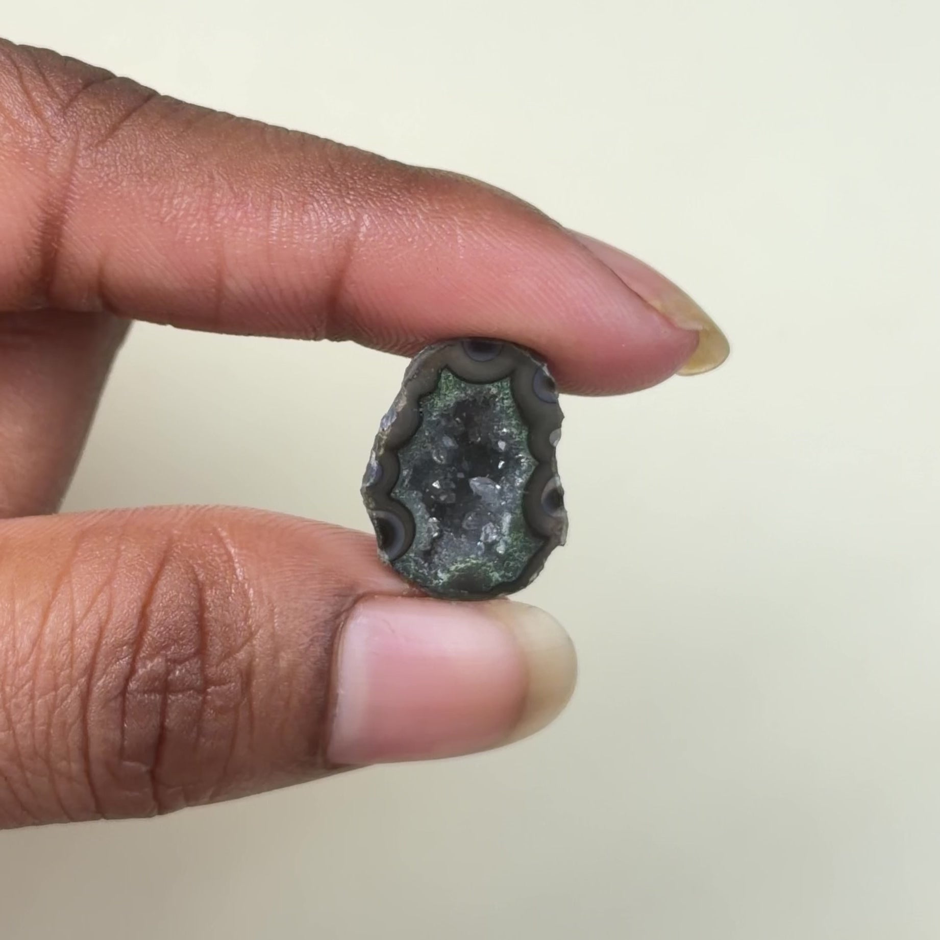Black Geode Druzy Slice 20–25mm | Natural Agate Gemstone for Jewelry Making