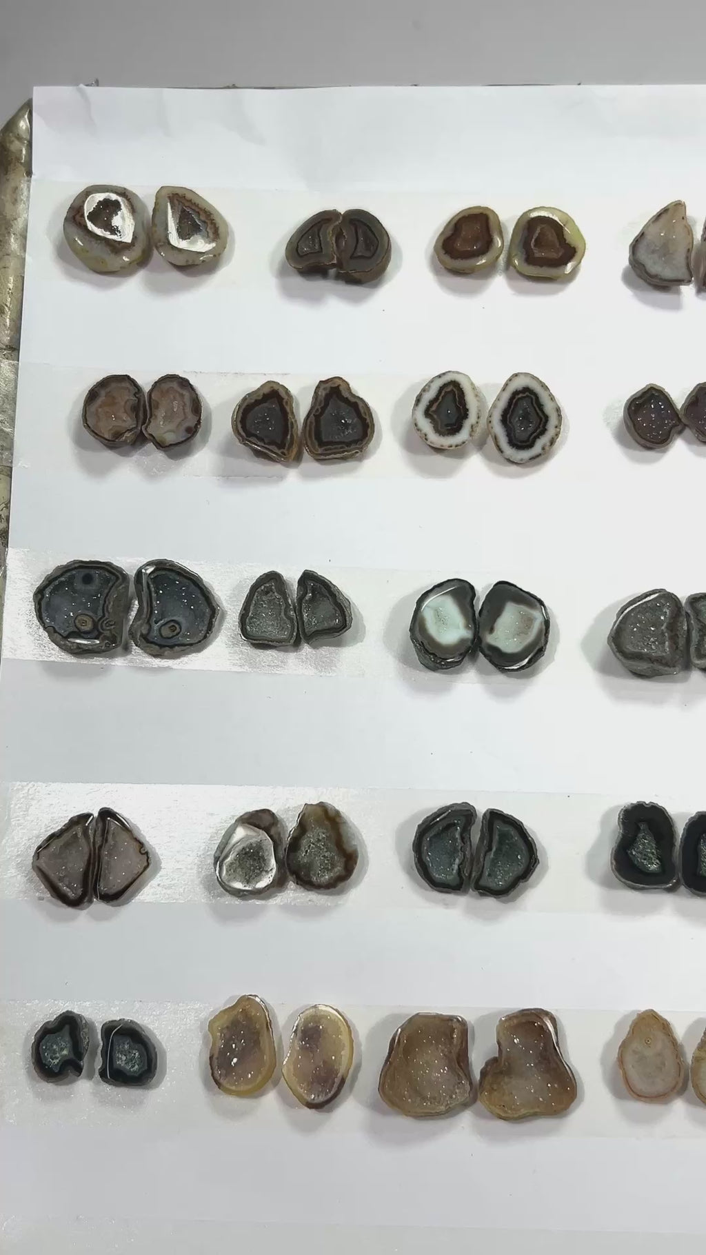 Design Geode Pairs (Earing) by Selection 10-20mm Black Beige