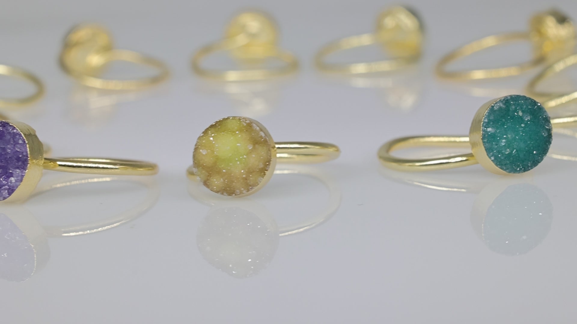 Edged Micron Gold Rings 10 mm Natural Gemstone Agate Druzy Round Titanium Green Gold Plated on Brass Adjustable Shank